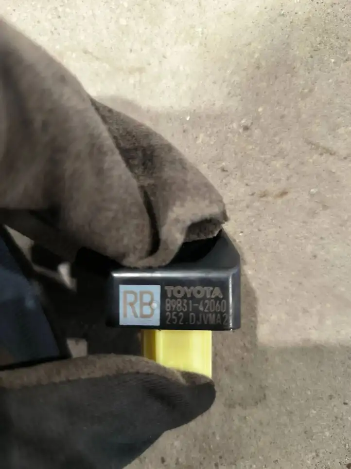 Toyota RAV 4 (XA50) (2018 - ) 8983142060 Датчик удара SRS — фото 2
