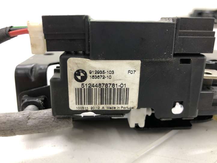 BMW 5 F10 F11 (2009 - 2016)  918546 Притягиватель задней крышки