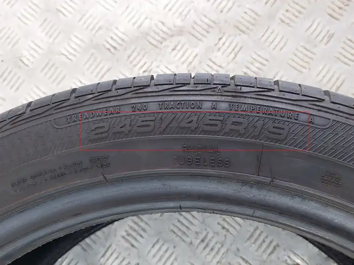 BMW X3 F25 (2010 - 2017) GOODYEAR Летняя шина R19 — фото 2