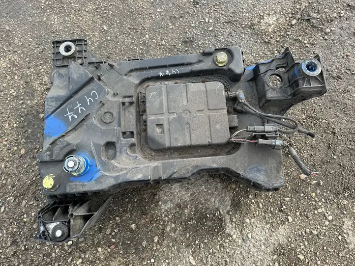 Citroen C4 Picasso (2013 - 2016)   Жидкостный резервуар AdBlue