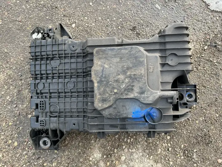 Citroen C4 Picasso (2013 - 2016)   Жидкостный резервуар AdBlue