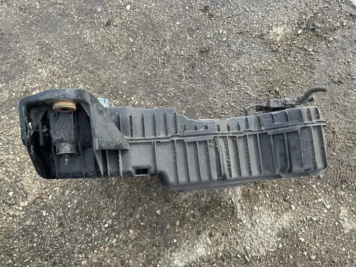 Citroen C4 Picasso (2013 - 2016)   Жидкостный резервуар AdBlue