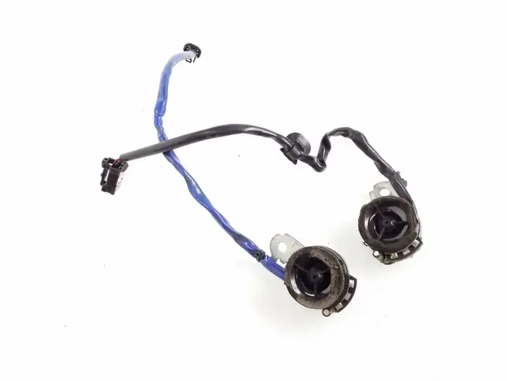 Toyota Avensis Verso (2001 - 2004) 8616044110 Твитер передней двери — фото 1