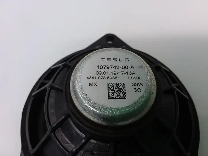 Tesla Model 3 (2017 - 2023) 107974200A Динамик панели приборов — фото 4