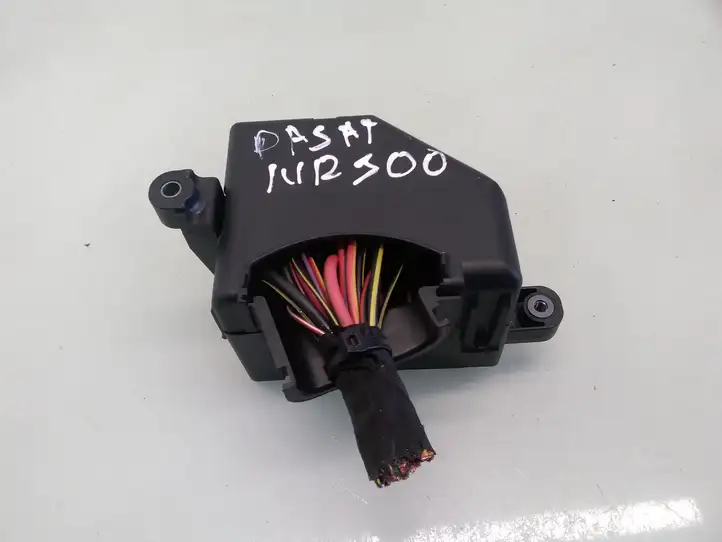 Volkswagen PASSAT B6 (2005 - 2010) 3C1941824 Блок предохранителей — фото 2