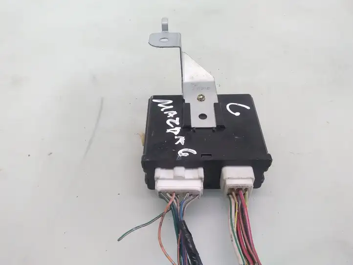 Mazda 6 (2002 - 2005) GJ6A675D0C Блок иммобилайзера — фото 3