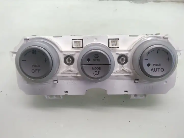 Mazda 6 (2002 - 2005) E2E Блок управления климат-контролем — фото 1