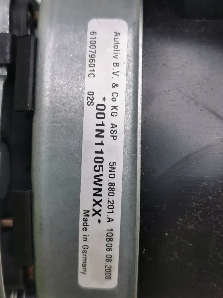 Volkswagen Touran I (2003 - 2010) 610079601C Подушка безопасности руля — фото 8