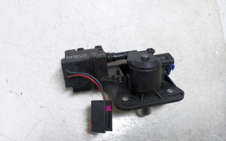 Opel Meriva (2002 - 2006)  90534783 Замок задней крышки (наружный)