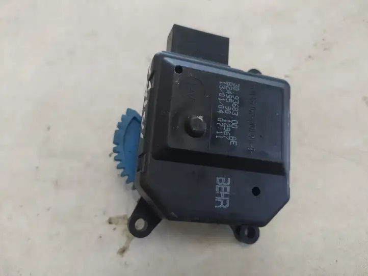 Seat Ibiza III (6L) (2002 - 2008) 309368300 Двигатель задвижки потока воздуха — фото 1