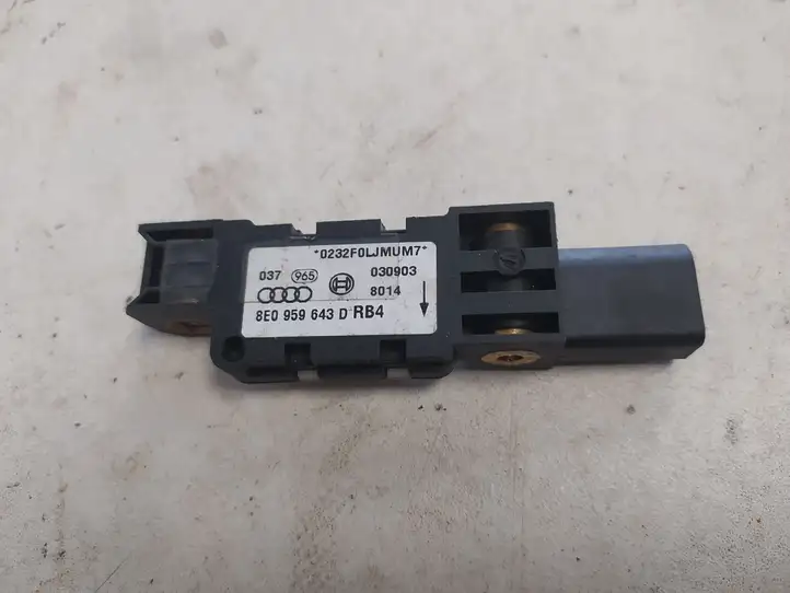 Audi A4 S4 B6 8E 8H (2000 - 2006) 8E0959643D Датчик удара SRS — фото 1