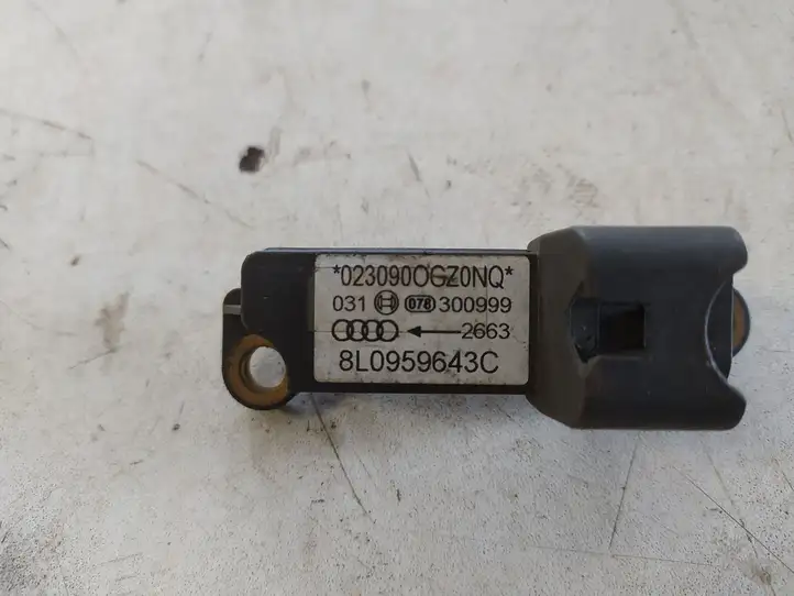 Audi A3/S3 8L (1996 - 2000) 8L0959643C Датчик удара SRS — фото 1