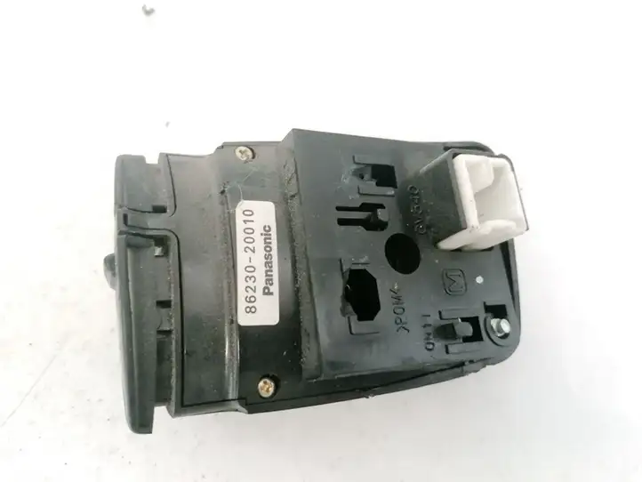 Toyota Avensis T220 (2000 - 2003) 8623020010 Кнопки на рулевом колесе — фото 3