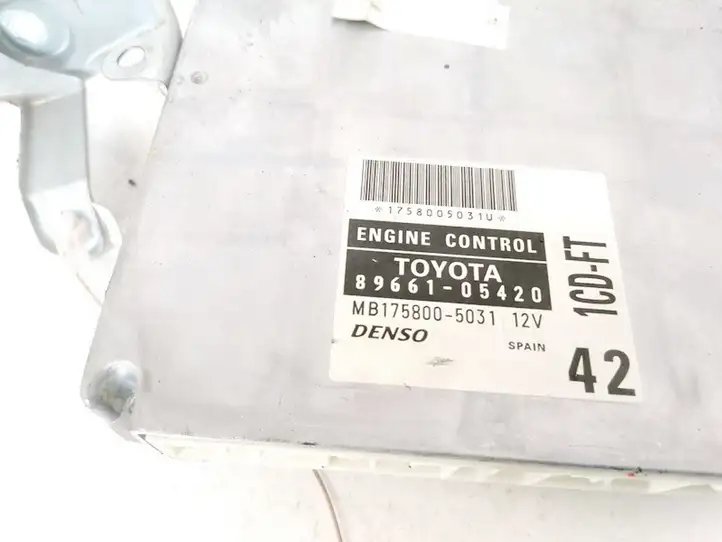 Toyota Avensis T220 (2000 - 2003) 8966105420 Блок управления двигателем (ЭБУ) — фото 3