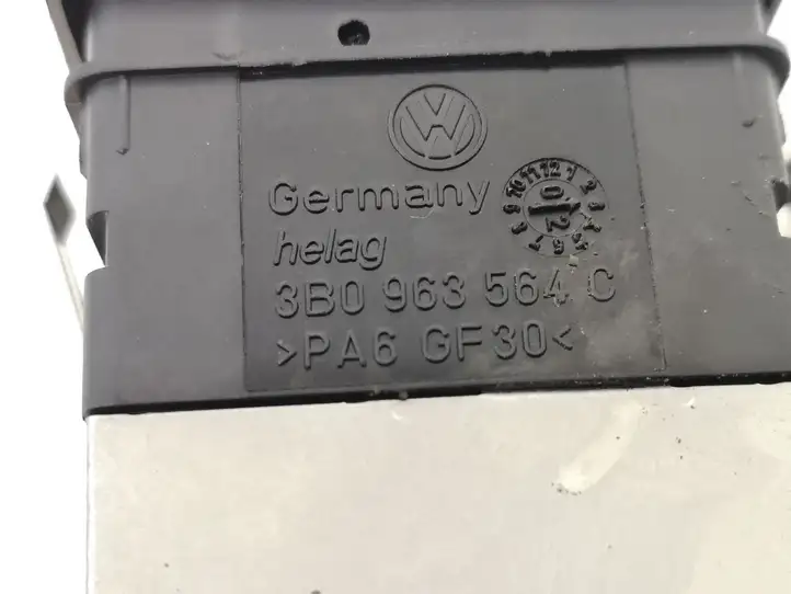 Volkswagen PASSAT B5.5 (2001 - 2005) 3B0963564C Включатель обогрева — фото 2