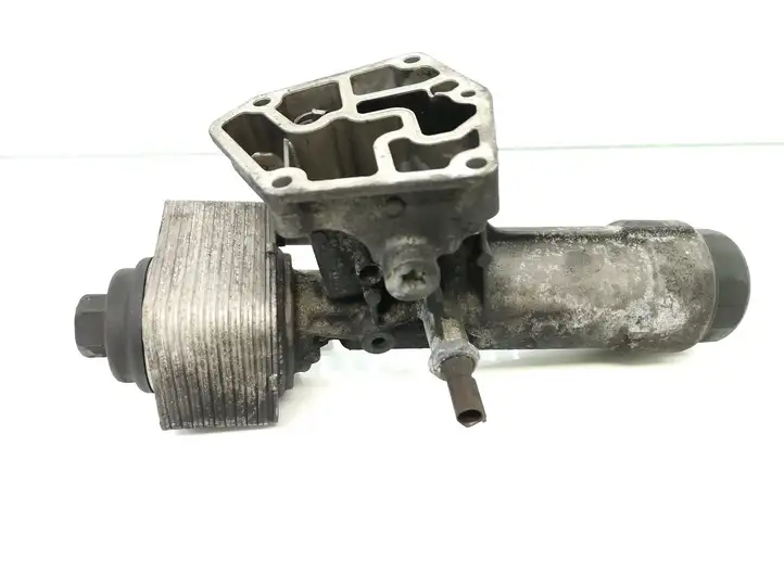 Volkswagen PASSAT B5.5 (2001 - 2005) 038115389C Кронштейн масляного фильтра — фото 1