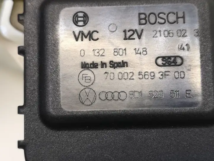 Volkswagen PASSAT B5.5 (2001 - 2005) 8D1820511E Двигатель задвижки потока воздуха — фото 2
