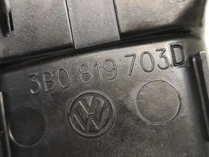 Volkswagen PASSAT B5.5 (2001 - 2005) 3B0819703D Боковой воздушный дефлектор — фото 4