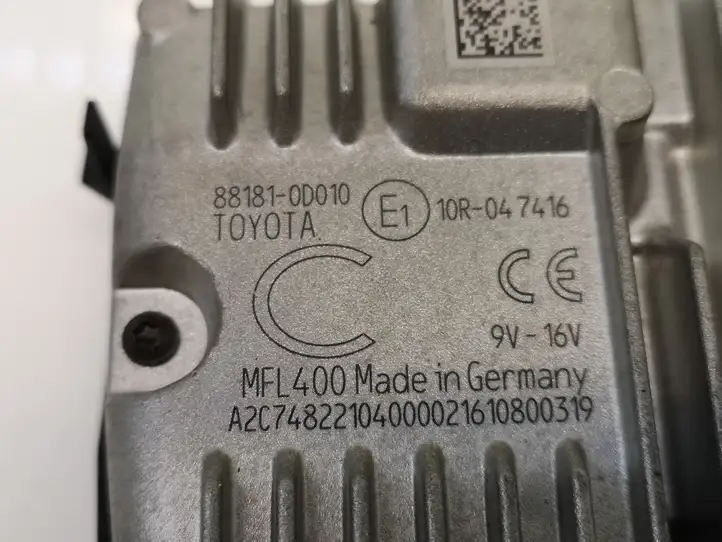 Toyota Yaris (2014 - 2019) 881810D010 Камера в лобовом стекле — фото 2