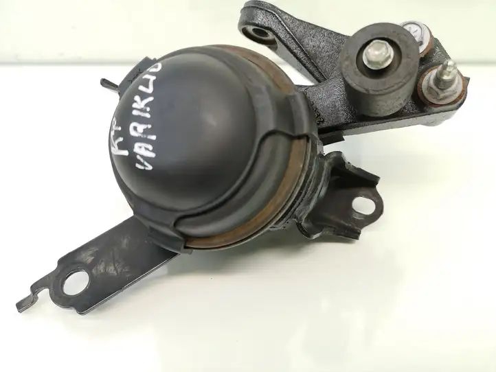 Toyota Yaris (2014 - 2019) 15Y23 Опора двигателя — фото 3