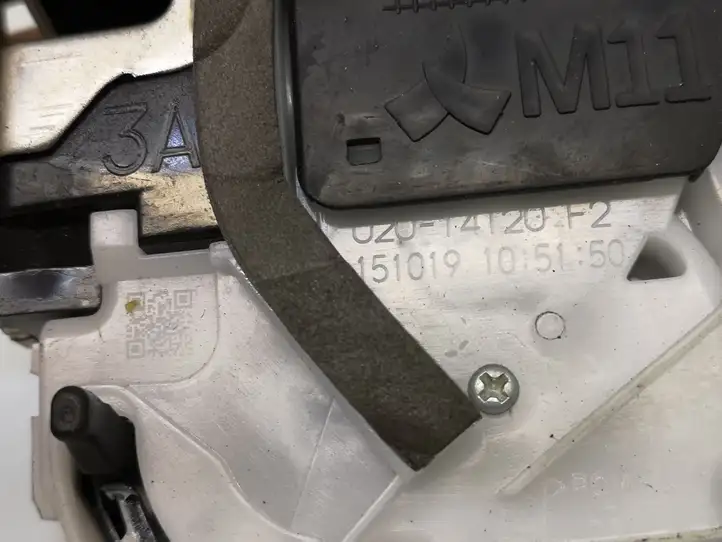 Toyota Yaris (2014 - 2019) 02014120 Замок задней двери — фото 5