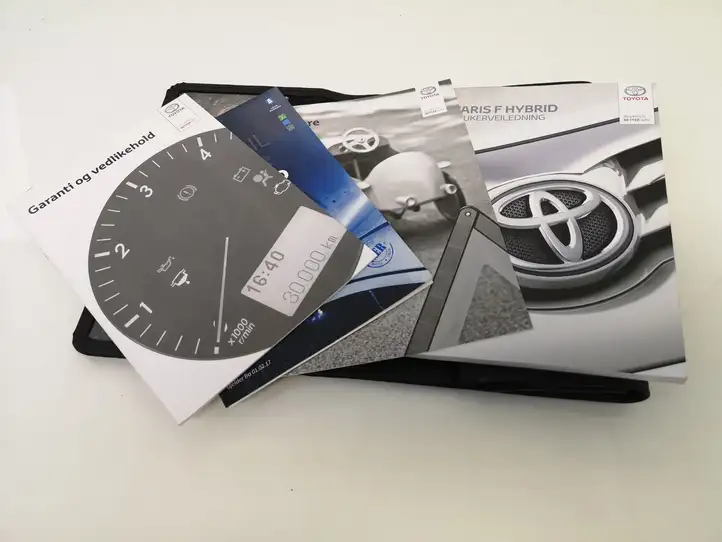 Toyota Yaris (2014 - 2019) Руководство пользователя — фото 2