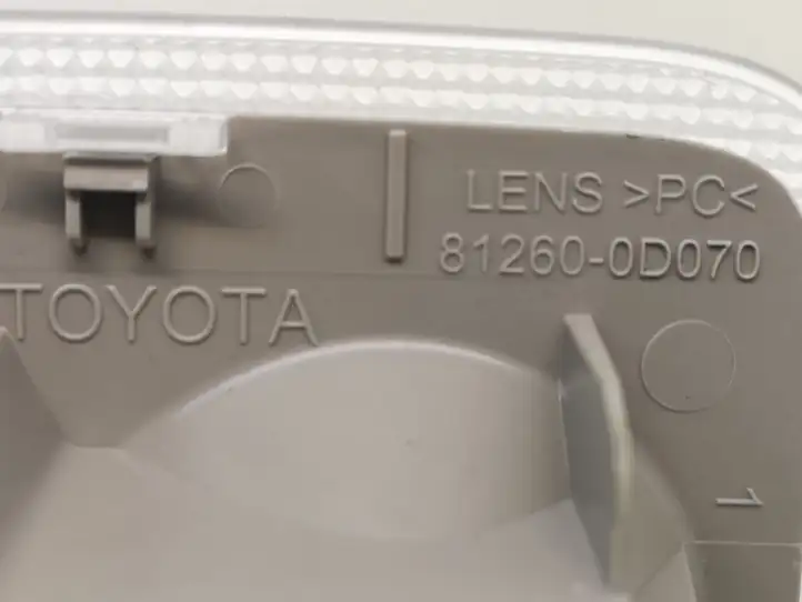Toyota Yaris (2014 - 2019) 812600D070 Передняя подсветка — фото 4