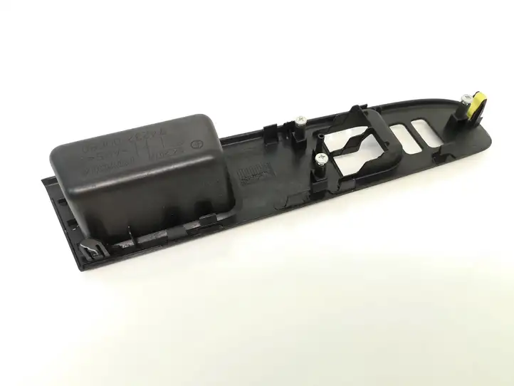 Toyota Yaris (2014 - 2019) 742320D680 Накладка кнопки стеклоподъемника — фото 2