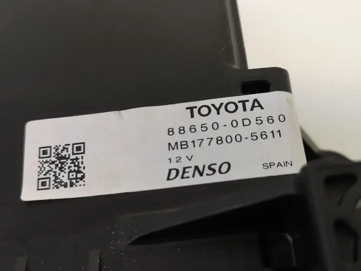 Toyota Yaris (2014 - 2019) 886500D560 Блок управления климат-контролем — фото 2