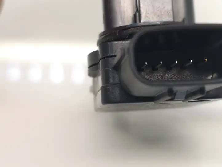 Toyota Yaris (2014 - 2019) 222040V020 Датчик массового расхода воздуха — фото 5