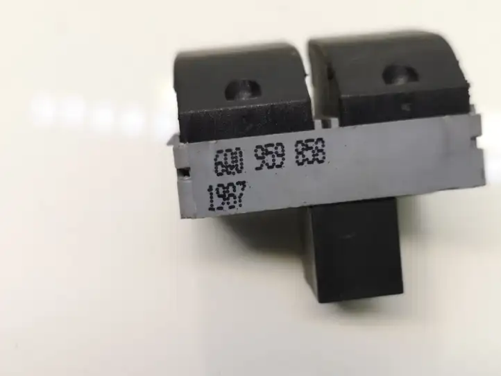 Volkswagen Polo (2005 - 2009) 6Q0959858 Блок кнопок стеклоподъемников — фото 2