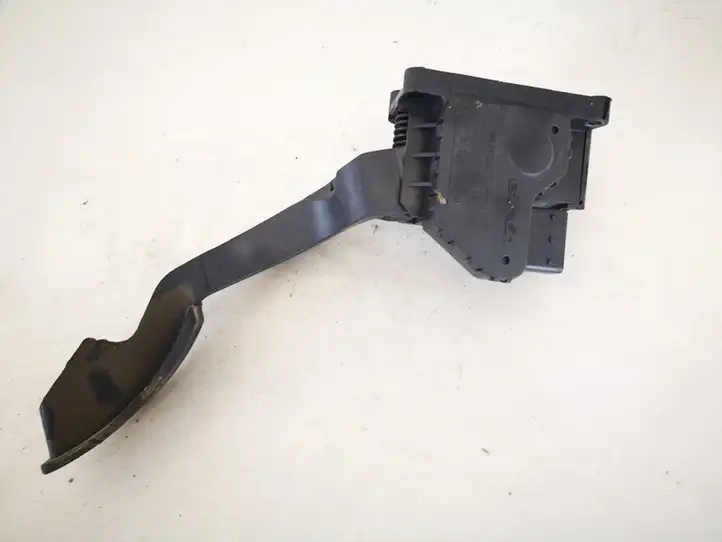 Opel Corsa D (2006 - 2010) 55702020 Педаль акселератора — фото 1