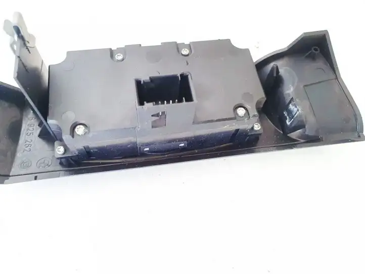BMW 5 E60 E61 (2004 - 2010) 6925262 Включатель фонарей — фото 3