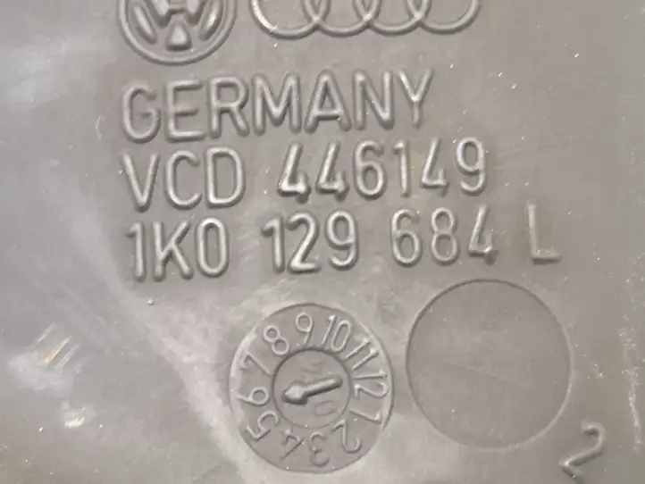 Volkswagen Golf V (2003 - 2009) 1K0129684L Детали воздухозаборника — фото 3