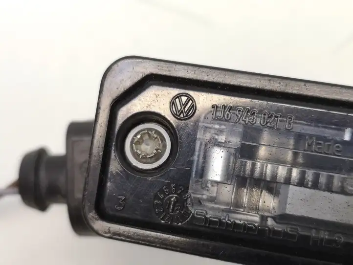 Volkswagen Golf V (2003 - 2009) 1J6943021B Подсветка номера — фото 2