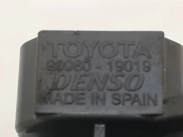 Toyota Corolla Verso E121 (2004 - 2007) 9008019019 Катушка зажигания — фото 2