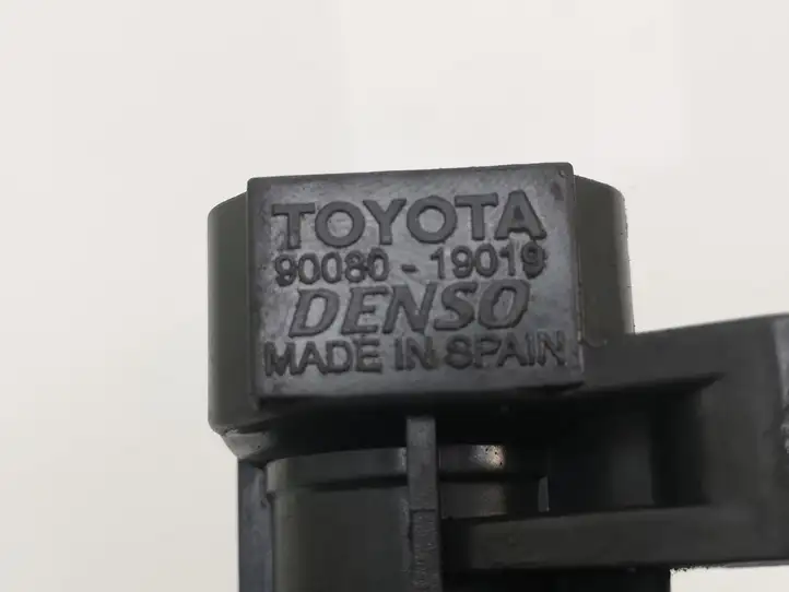 Toyota Corolla Verso E121 (2004 - 2007) 9008019019 Катушка зажигания — фото 3
