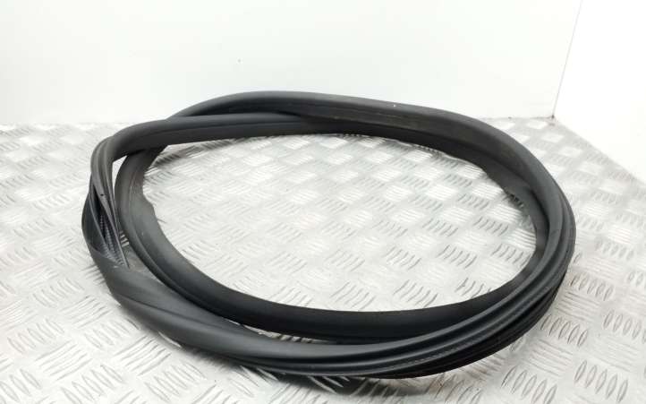 Skoda Yeti (2009 - 2012)  5L0867367 Уплотнительная резина (на кузове)
