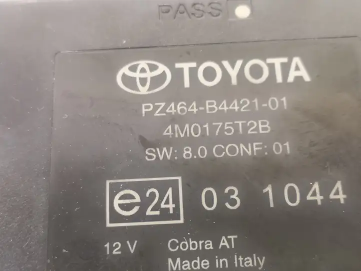Toyota Auris 150 (2006 - 2012) PZ464B442101 Блок управления парктрониками — фото 2