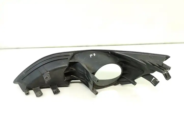 Toyota Auris 150 (2006 - 2012) 8148112070 Решетка противотуманной фары — фото 2