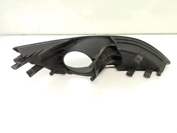 Toyota Auris 150 (2006 - 2012) 8148212050 Решетка противотуманной фары — фото 2