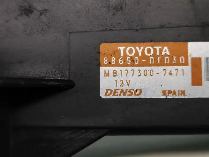 Toyota Corolla Verso E121 (2004 - 2007) 886500F030 Модуль управления кондиционером — фото 2