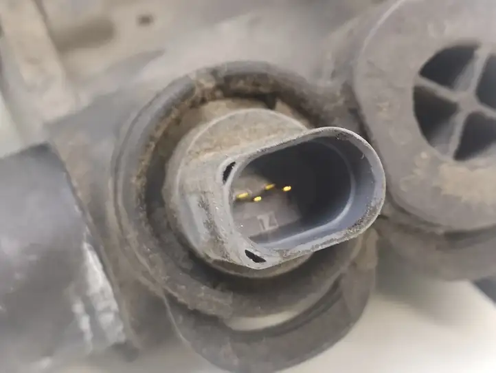 Volkswagen Golf V (2003 - 2009) 032121111 Термостат — фото 2