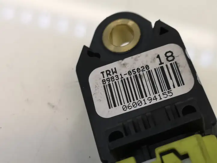 Toyota Verso (2012 - 2015) 8983105020 Датчик удара SRS — фото 2
