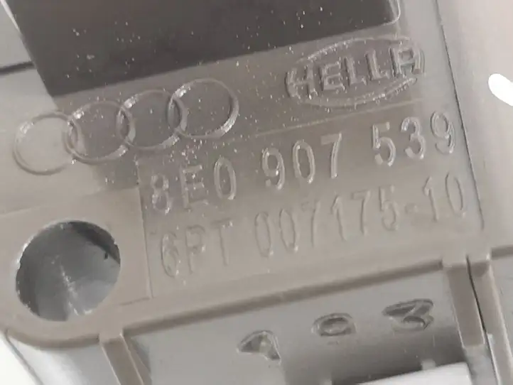 Audi A4 S4 B6 8E 8H (2000 - 2006) 8E0907539 Датчик света — фото 4