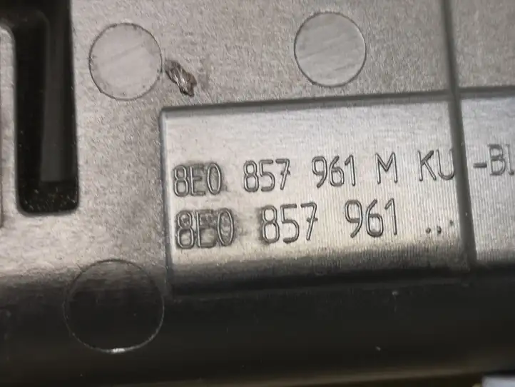 Audi A4 S4 B6 8E 8H (2000 - 2006) 8E0857961M Задняя пепельница — фото 4