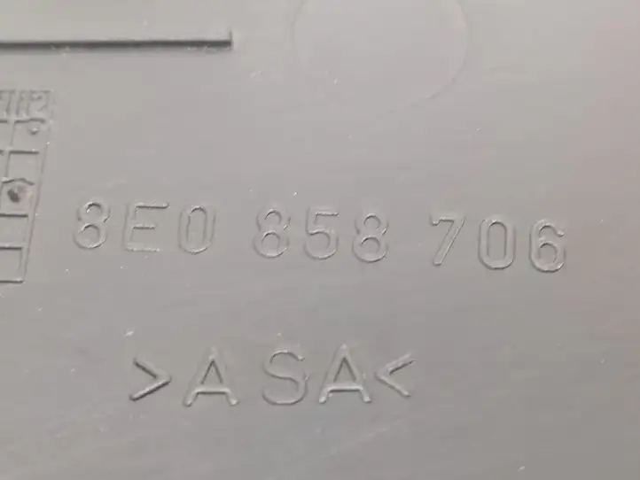 Audi A4 S4 B6 8E 8H (2000 - 2006) 8E0858706 Прочие детали салона — фото 3