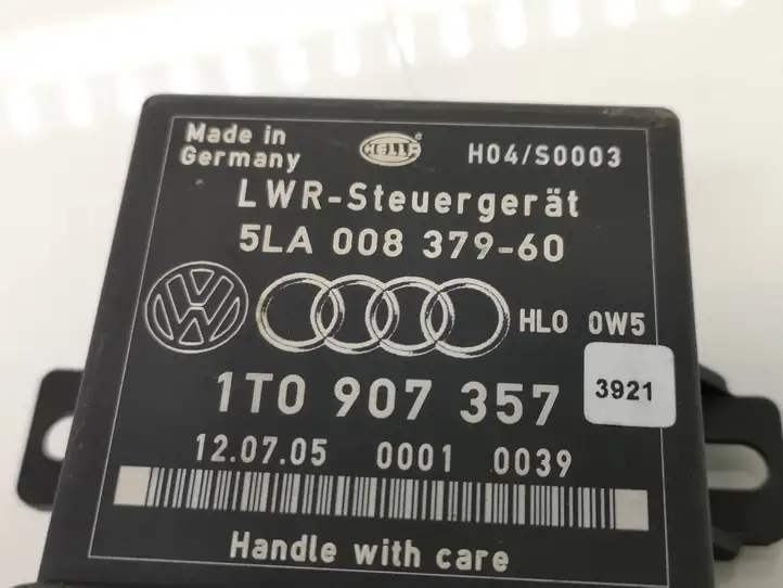 Volkswagen Jetta V (2005 - 2010) 1T0907357 Блок управления светом — фото 2