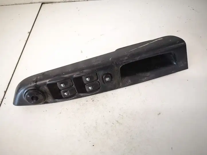 Hyundai Getz (2002 - 2005) 935701c110 Блок кнопок стеклоподъемников — фото 1