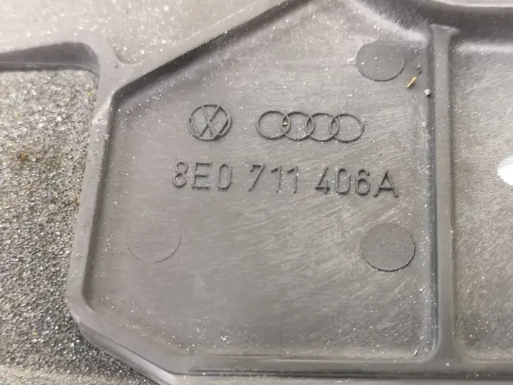 Audi A4 S4 B6 8E 8H (2000 - 2006) 8E0711406A Другая деталь консоли (туннеля) — фото 3
